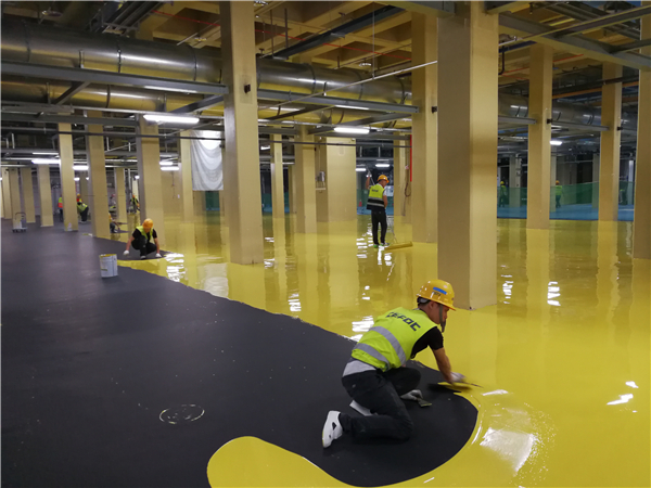 防静电地坪漆施工中 防静电地坪漆施工中