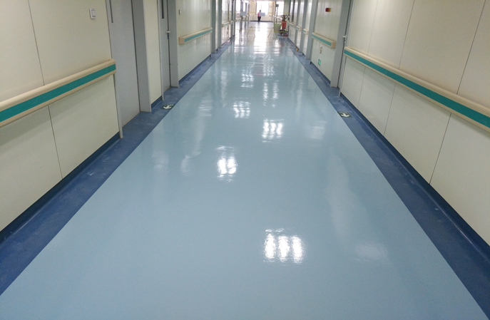 塑立得对破损弹性地面翻新后