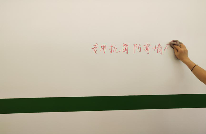 医院病房墙面都是油头垢面，不太好擦洗，该怎么办？