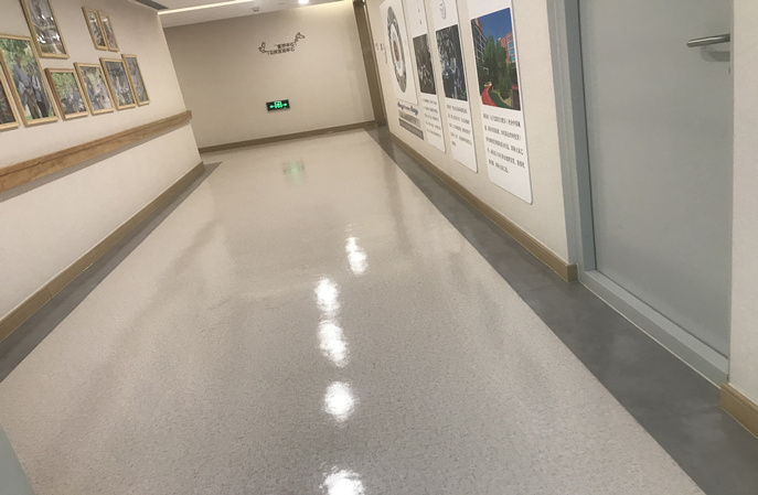 塑立得PVC地板防护涂料：养老院PVC地板养护的革新解决方案